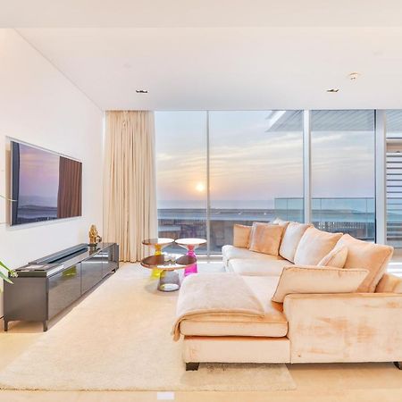 Posh 2 Bedroom Oceanfront Apt In The Heart Of Bluewaters Island Dubaj Kültér fotó