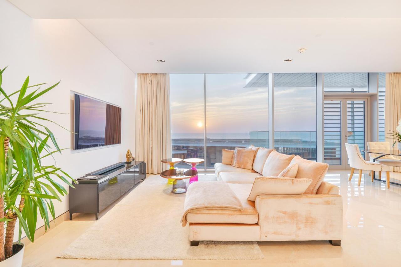 Posh 2 Bedroom Oceanfront Apt In The Heart Of Bluewaters Island Dubaj Kültér fotó