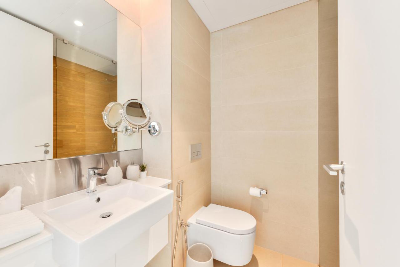 Posh 2 Bedroom Oceanfront Apt In The Heart Of Bluewaters Island Dubaj Kültér fotó